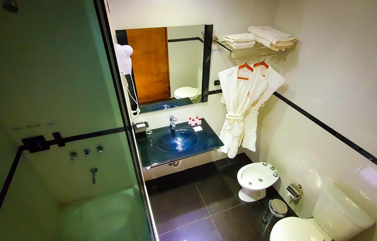 Austral Hotel Dos de Mayo Εξωτερικό φωτογραφία