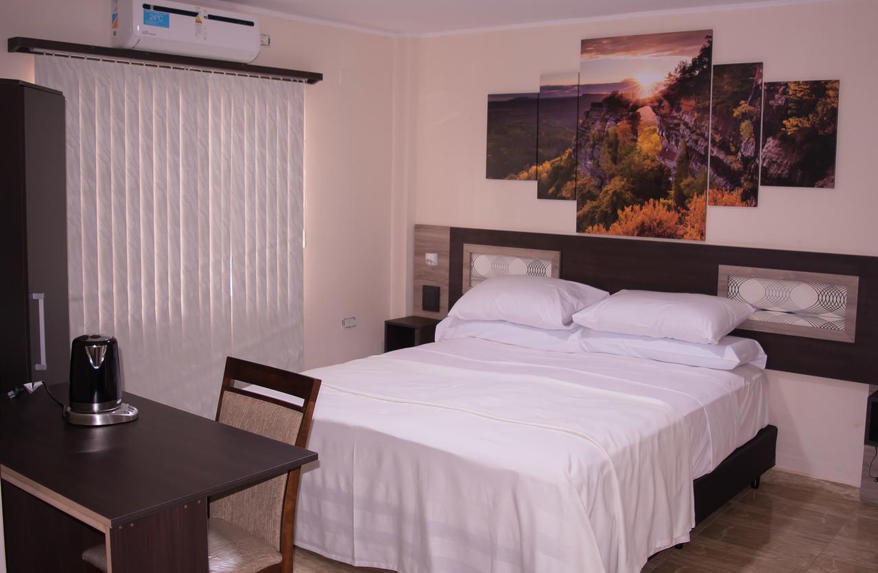 Austral Hotel Dos de Mayo Εξωτερικό φωτογραφία
